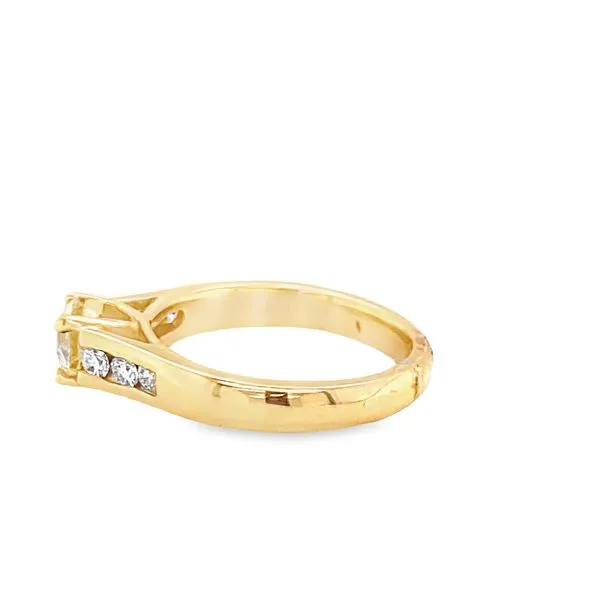 14K YELLOW GOLD ROUND DIAMOND ENGAGEMENT RING