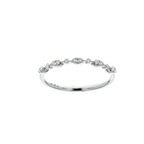 14KT White Gold 0.13ctw Diamond Band Harmony Jewellers Grimsby, ON