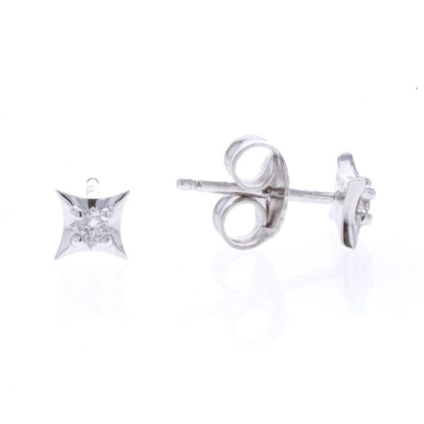 10KT White Gold 0.04ctw Canadian Diamond Stud Earrings Harmony Jewellers Grimsby, ON