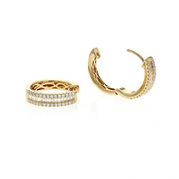 18KT Yellow Gold 0.62ctw Diamond 16mm Huggie Earrings Harmony Jewellers Grimsby, ON