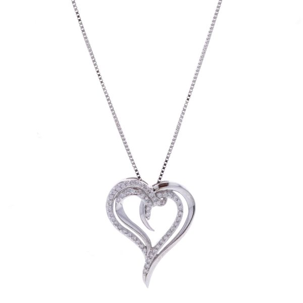 18KT White Gold 0.28ctw Diamond Heart 18