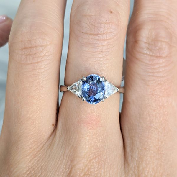 14KT White Gold Natural Blue Sapphire and 0.30ctw Diamond Estate Ring Image 2 Harmony Jewellers Grimsby, ON