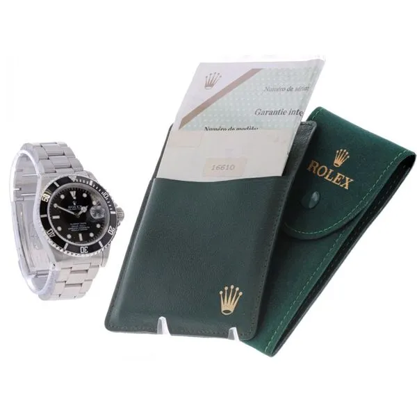 Rolex Submariner 16610 40mm 1993 Image 4 Harmony Jewellers Grimsby, ON