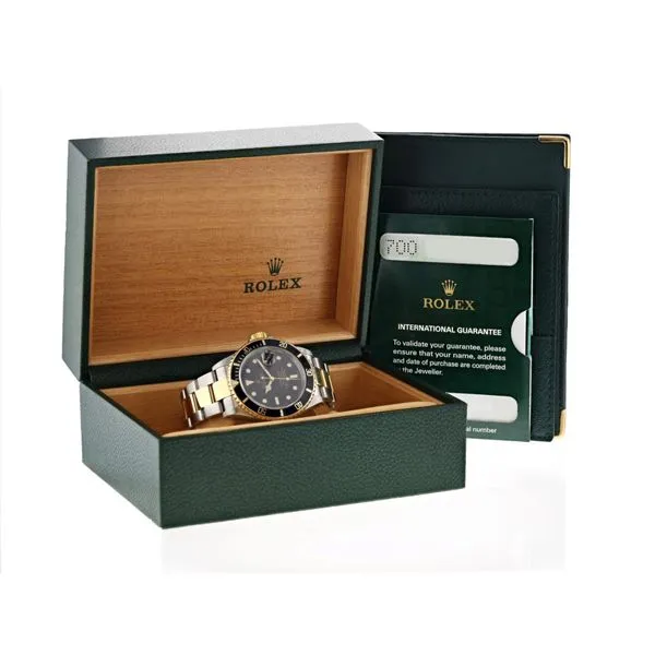 Rolex Submariner 16613 40mm 2004 Image 4 Harmony Jewellers Grimsby, ON