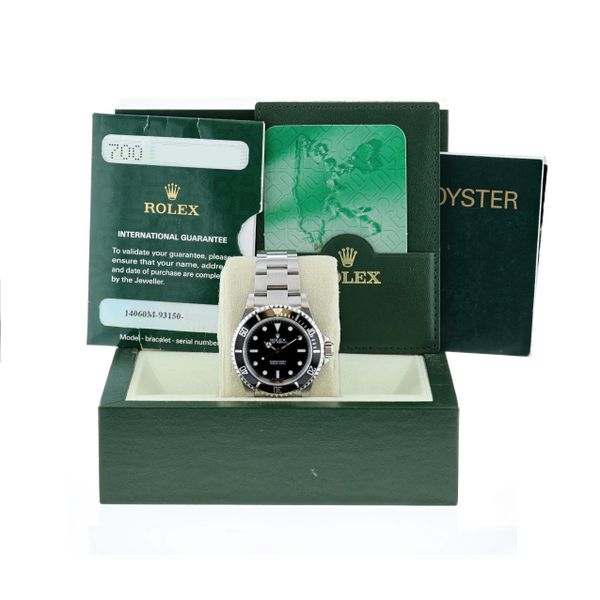 Rolex Submariner 14060 40mm 2005/06 Image 4 Harmony Jewellers Grimsby, ON