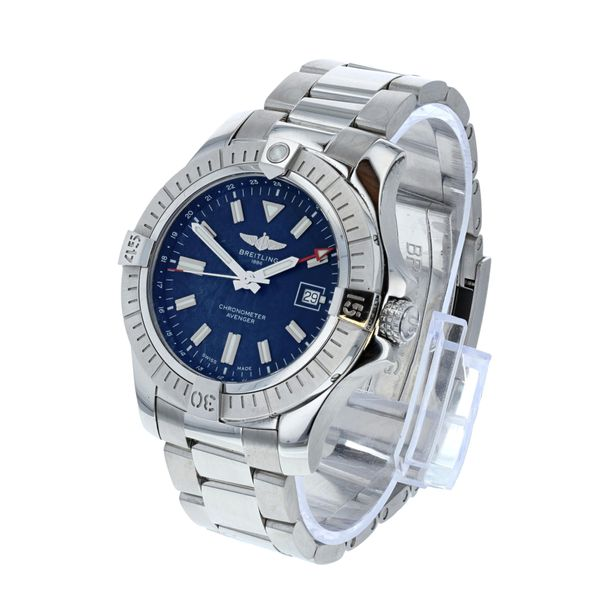 Breitling Avenger GMT 45 A32395 45mm 2021 Image 2 Harmony Jewellers Grimsby, ON