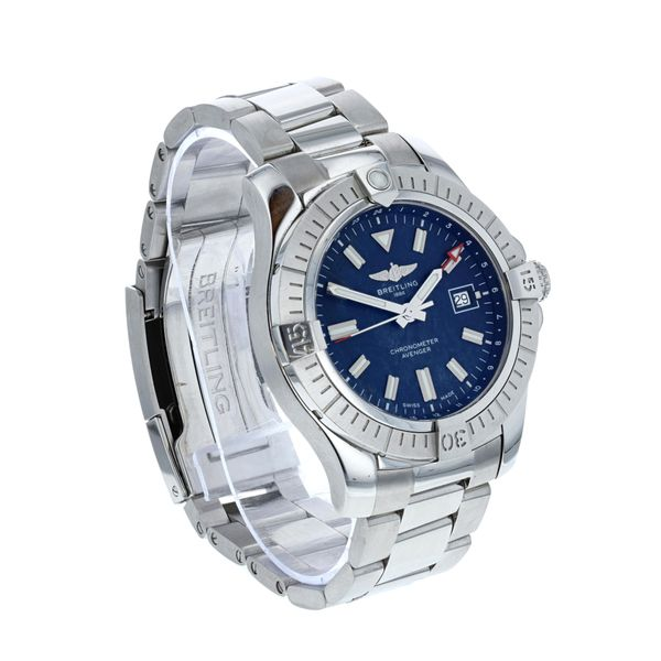 Breitling Avenger GMT 45 A32395 45mm 2021 Image 3 Harmony Jewellers Grimsby, ON