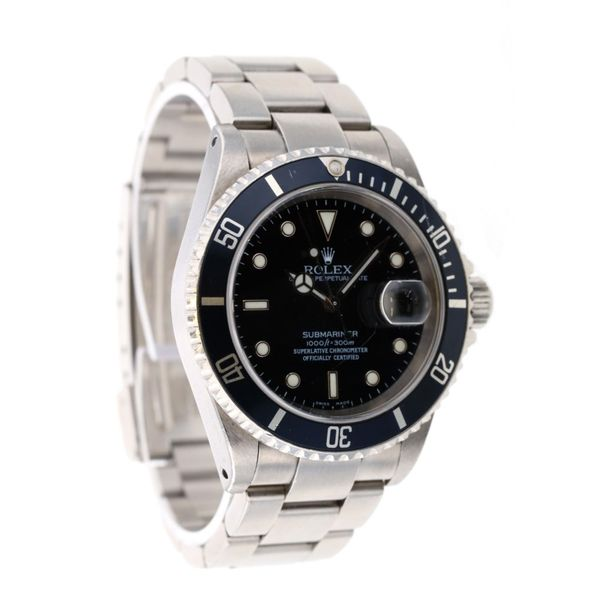 Rolex Submariner 16610 40mm 2002 Image 3 Harmony Jewellers Grimsby, ON