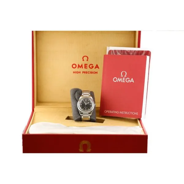 Omega Railmaster Co-Axial Master Chronometer  220.10.38.20.01.002 38mm 2019 Image 4 Harmony Jewellers Grimsby, ON