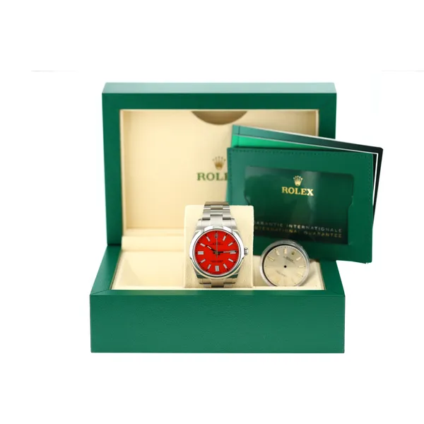 Rolex  Oyster Perpetual 41 124300 2022 Image 3 Harmony Jewellers Grimsby, ON