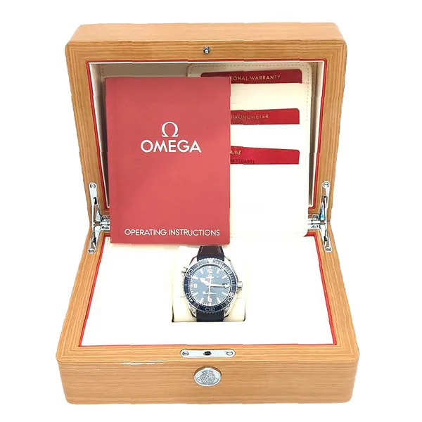Omega Seamaster Planet Ocean 600M Master Chronometer 215.30.44.21.03.001 43.5mm 2017 Image 5 Harmony Jewellers Grimsby, ON