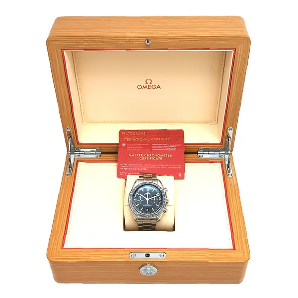 Omega Speedmaster Racing  329.30.44.51.01.001 44.25mm 2022 Image 5 Harmony Jewellers Grimsby, ON