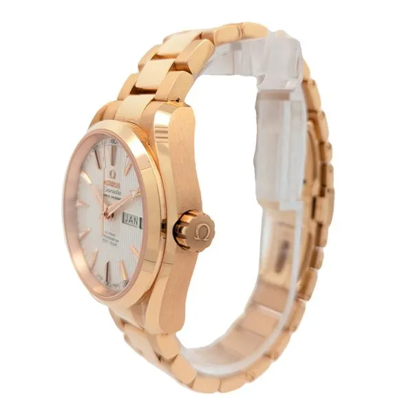Omega Seamaster Aqua Terra Annual Calendar 231.50.43.22.02.002 38.5mm Image 2 Harmony Jewellers Grimsby, ON