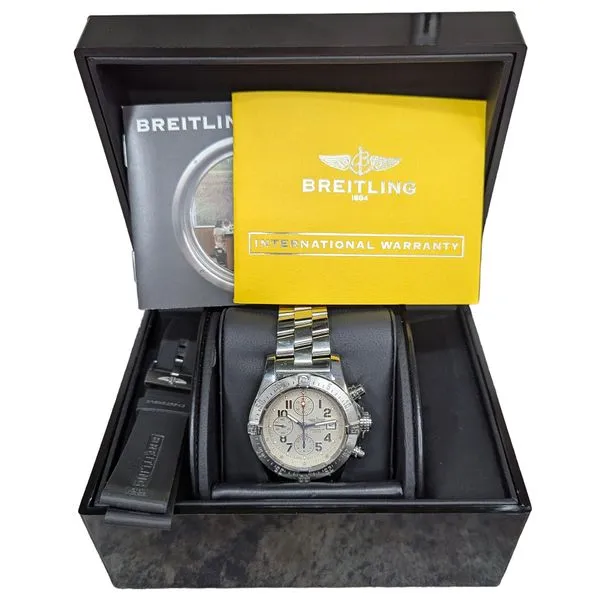 Breitling Avenger A13380 48mm 2011 Image 4 Harmony Jewellers Grimsby, ON