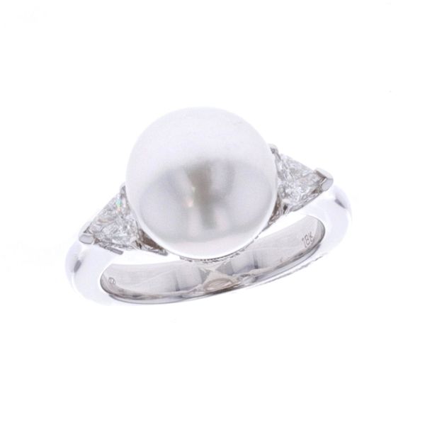 18KT White Gold Cultured Pearl and Diamond Ring Harmony Jewellers Grimsby, ON