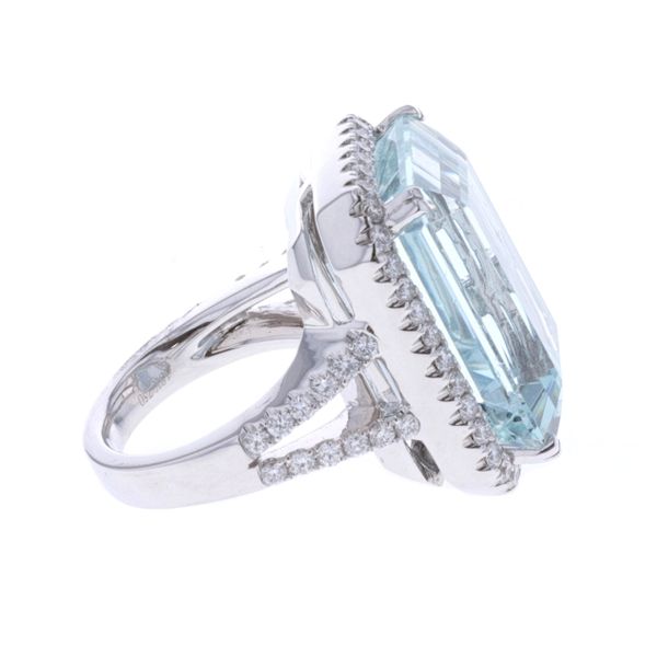 18KT White Gold Natural Aquamarine Ring Image 2 Harmony Jewellers Grimsby, ON
