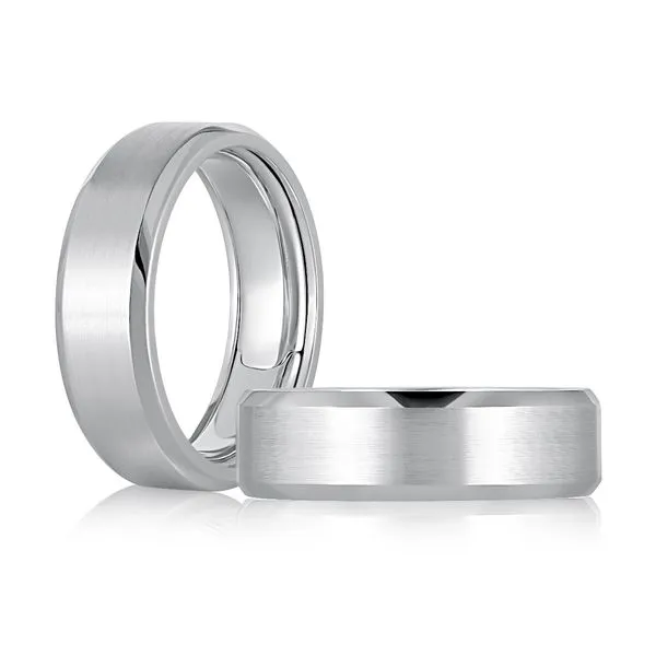 Expandable Beveled Edge Wedding Band