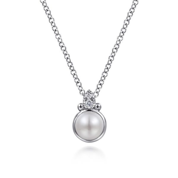 Pearl Pendant Necklace Hingham Jewelers Hingham, MA