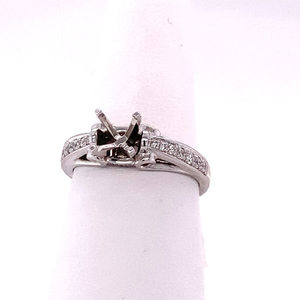 Diamond engagement ring Hogan's Jewelers Gaylord, MI