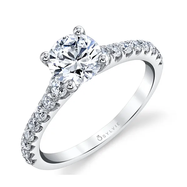 Graduated Diaomond Engagement Setting Hogan's Jewelers Gaylord, MI