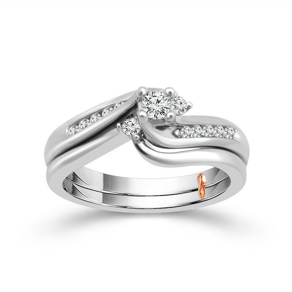 Three stone diamond wedding ring. Holliday Jewelry Klamath Falls, OR