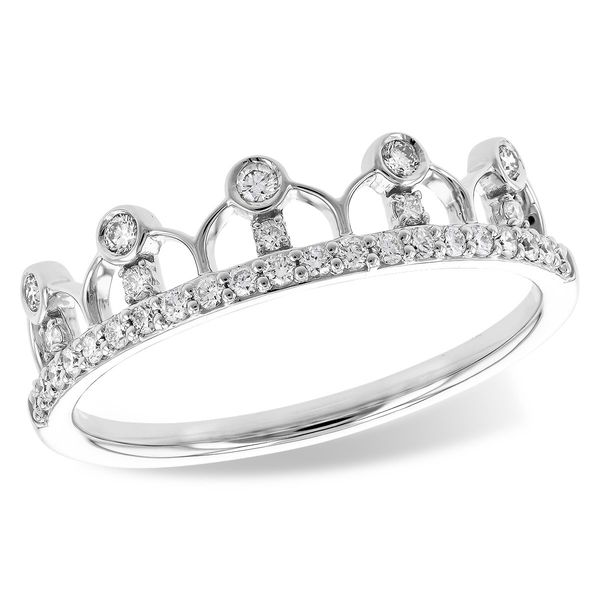 Beautiful diamond crown ring. Holliday Jewelry Klamath Falls, OR