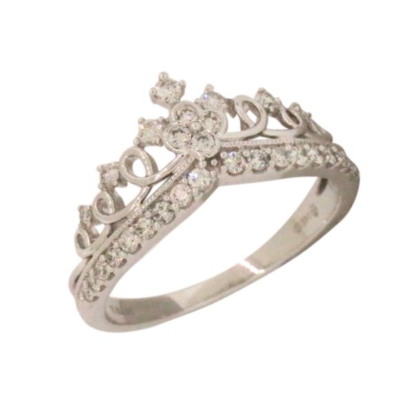 Beautiful diamond crown ring. Holliday Jewelry Klamath Falls, OR
