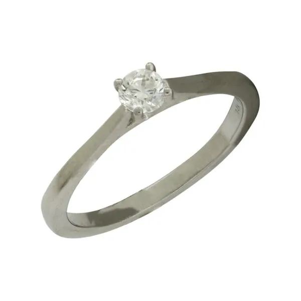 Traditional solitaire diamond ring. Holliday Jewelry Klamath Falls, OR