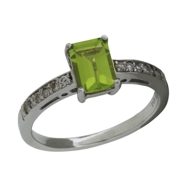 Traditional peridot ring. Holliday Jewelry Klamath Falls, OR