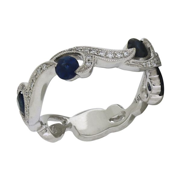 Vintage style sapphire and diamond ring. Holliday Jewelry Klamath Falls, OR