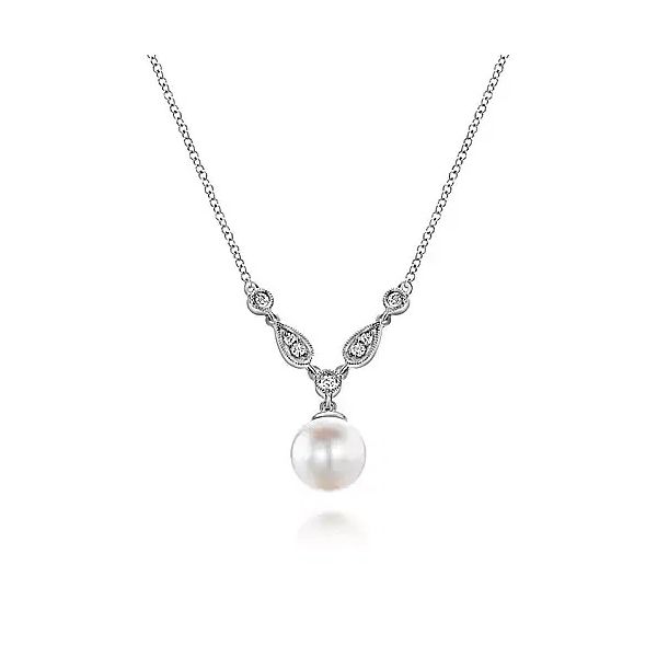 A modern classic pearl necklace by Gabriel & Co. Holliday Jewelry Klamath Falls, OR