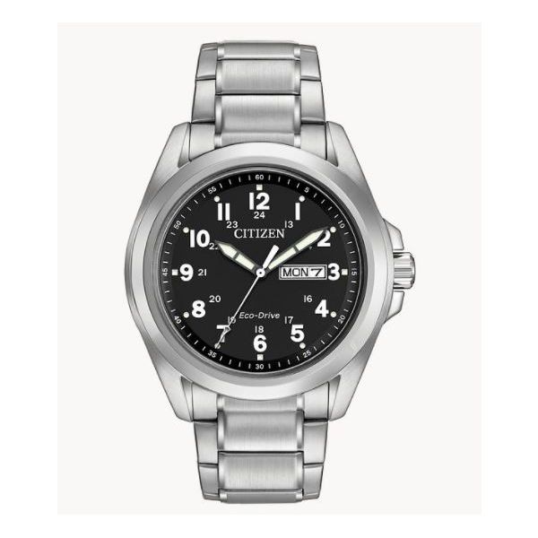 Classic watch styling. Sporty with clean lines and oversized Arabic numbers, Eco-Drive technology – powered by light. Never needs a battery. Caliber Holliday Jewelry Klamath Falls, OR