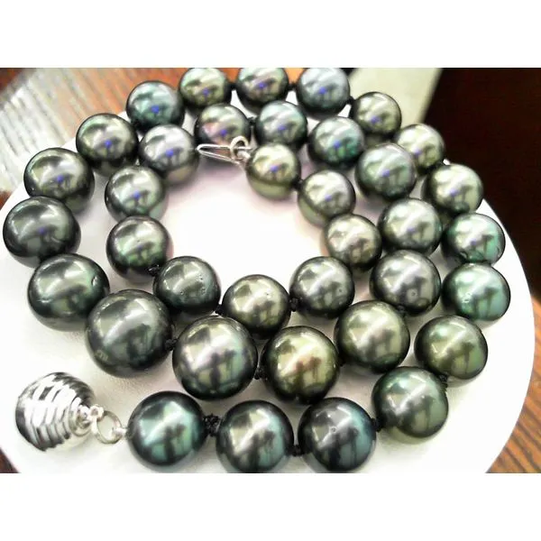 Pearl Necklace Holly McHone Jewelers Astoria, OR