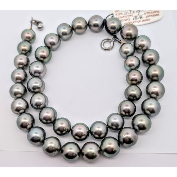 Black Tahitian Pearl Strand Necklace Holly McHone Jewelers Astoria, OR