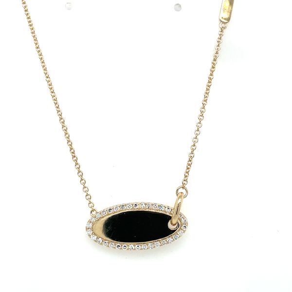 14k YG Oval Pendant Shared Prong 34 Round Diamond Border = 0.27ct TW On Rolo Chain 18