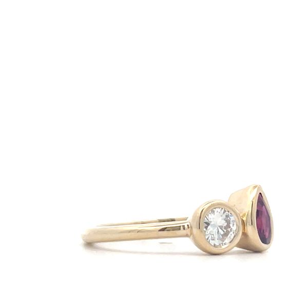 Colored Stone Ring Image 3 Hudson Valley Goldsmith New Paltz, NY