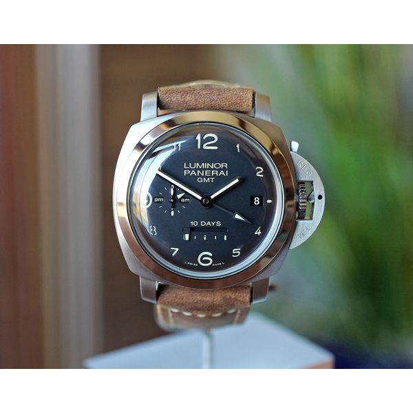 Brand: Panerai Type: GMT 10day MetalType: Steel Year: 2011 Huffords Jewelry Frontenac, MO