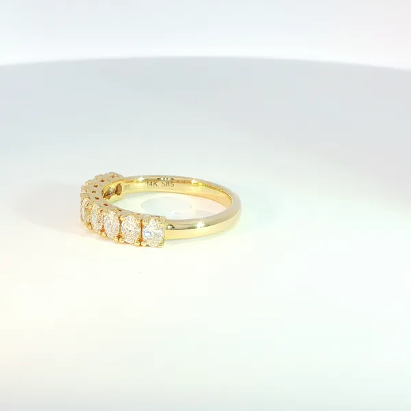Anniversary Ring Image 2 Hupp Jewelers Fishers, IN
