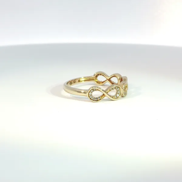 Anniversary Ring Image 2 Hupp Jewelers Fishers, IN