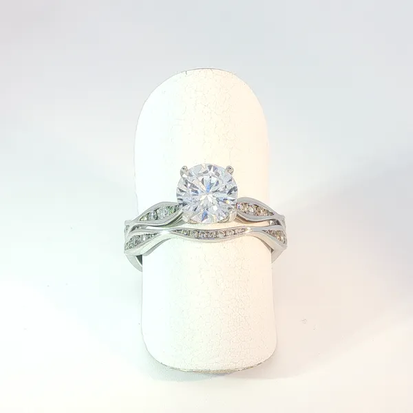 001-145-00009 Hupp Jewelers Fishers, IN