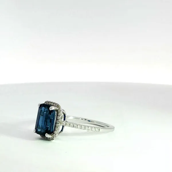Women's Colored Stone Fashion Ring Image 3 Hupp Jewelers Fishers, IN