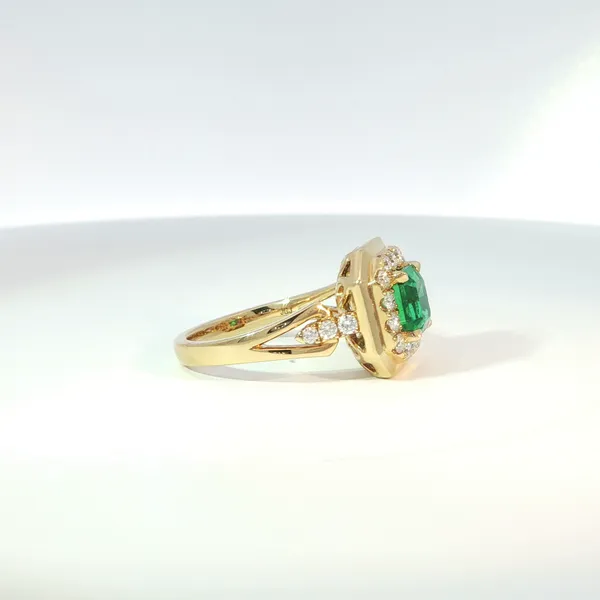 Women's Colored Stone Fashion Ring Image 2 Hupp Jewelers Fishers, IN