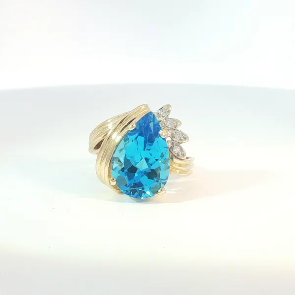 Women's Colored Stone Fashion Ring Hupp Jewelers Fishers, IN