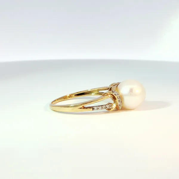 Pearl Ring Image 4 Hupp Jewelers Fishers, IN