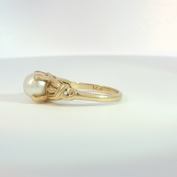 Pearl Ring Image 2 Hupp Jewelers Fishers, IN