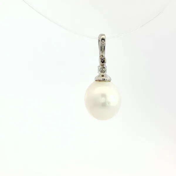 Pearl Pendant Image 4 Hupp Jewelers Fishers, IN
