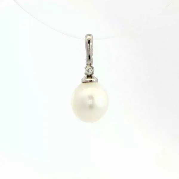 Pearl Pendant Hupp Jewelers Fishers, IN