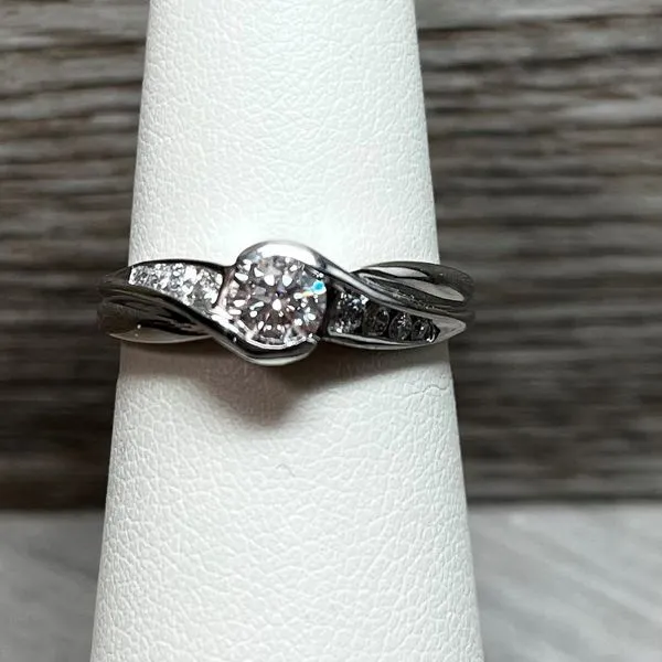 Diamond Engagement Ring Grayson & Co. Jewelers Iron Mountain, MI