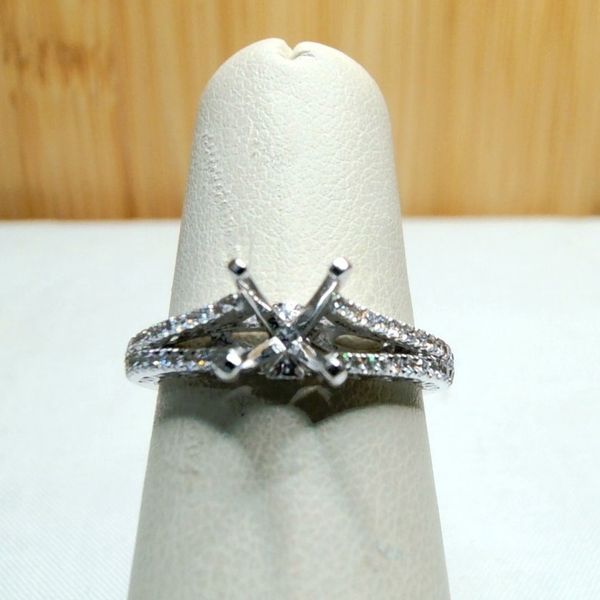 Semi-Mount Engagement Ring Grayson & Co. Jewelers Iron Mountain, MI