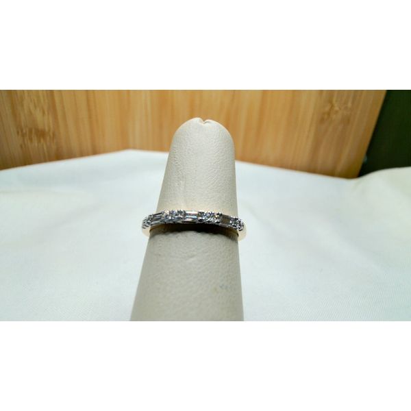 Anniversary Ring Image 2 Grayson & Co. Jewelers Iron Mountain, MI